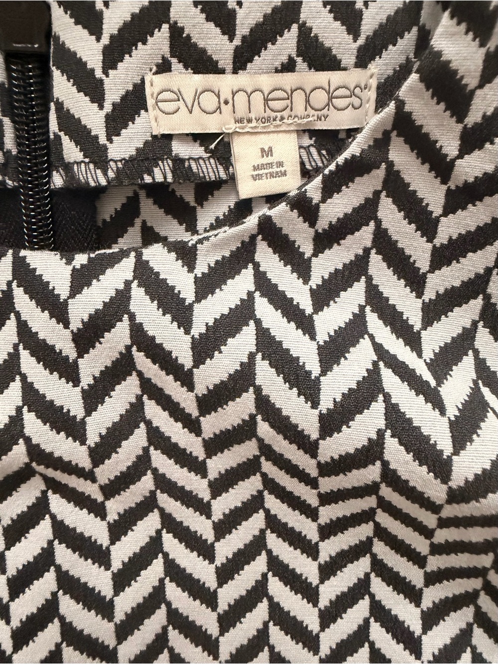 Eva Mendes NY&Co Black & White Chevron Belted Peplum Top - Picture 10 of 13